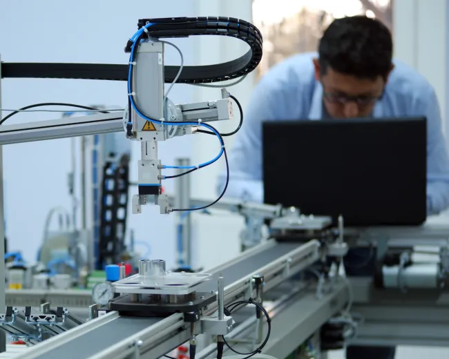 AI és adatfeldolgozó fejlesztő - EngVisTech Kft